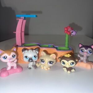 LPS Littlest Pet Shop Leapin Lagoon Frog lillypad pond Play Set 2005 with pet